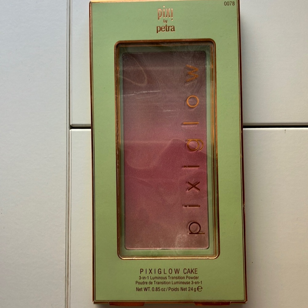 Pixie by Petra Pixiglow Cake 3-in-1 Luminous Transition Powder PinkChampagne